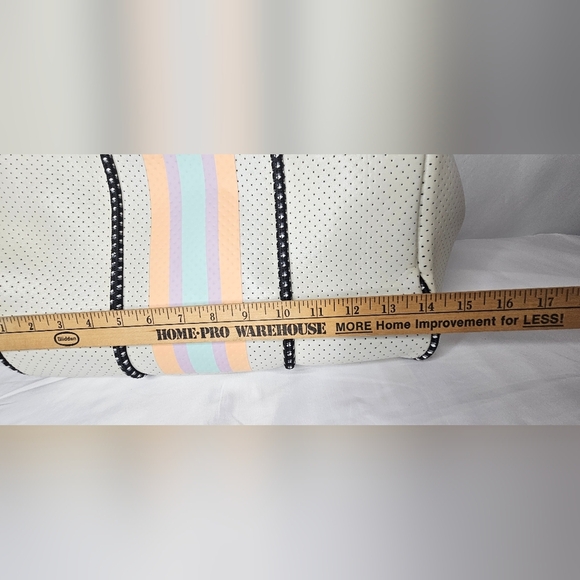 TAYLOR GRAY Neoprene Tote Bag & Clutch - Picture 15 of 15